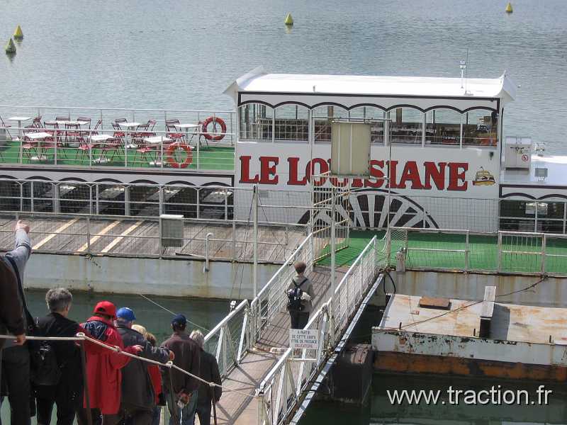 2011_CVAAM_35ans_12_Bateau-Mouche (15).JPG - 35 Ans du CVAAM, sortie dans le Doubs et le Jura, du 26 Avril au 1er Mai 2011, le Lac de Vouglans, déjeuner-croisière
